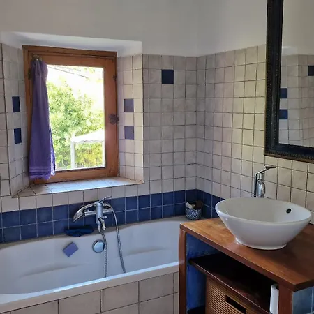 Petit Coin Tranquile Pres De La Villa *